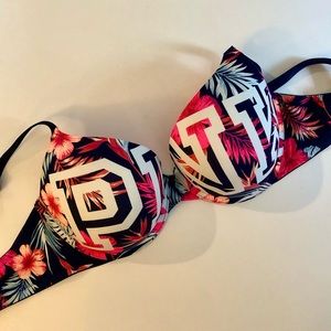 Victoria’s Secret pink bra